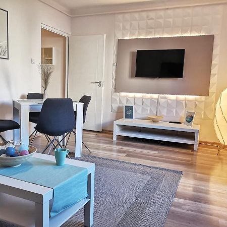 Central Home Apartment In The City Center Eger Exteriör bild