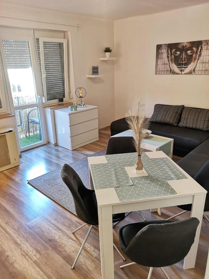 Central Home Apartment In The City Center Eger Exteriör bild