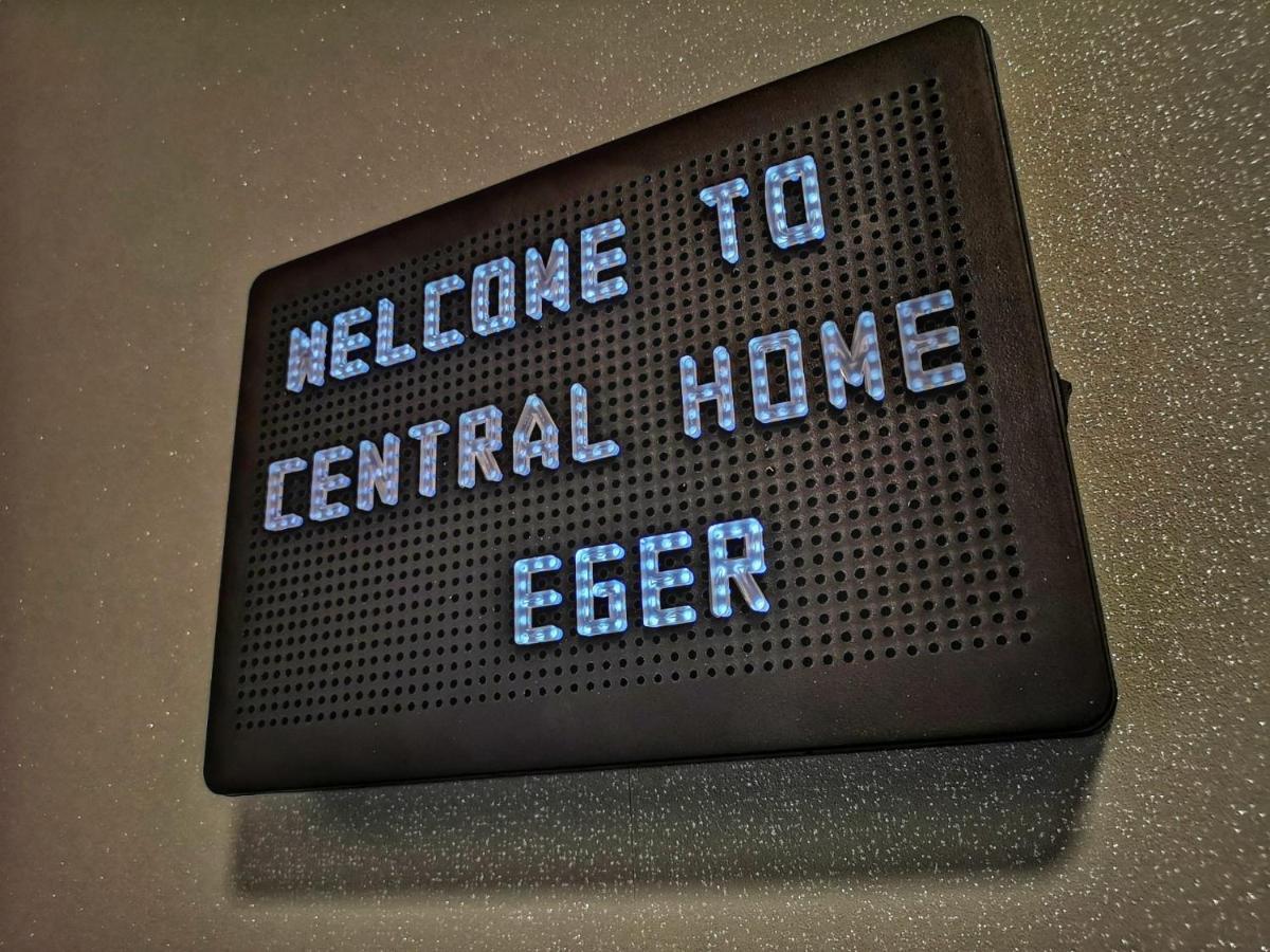 Central Home Apartment In The City Center Eger Exteriör bild